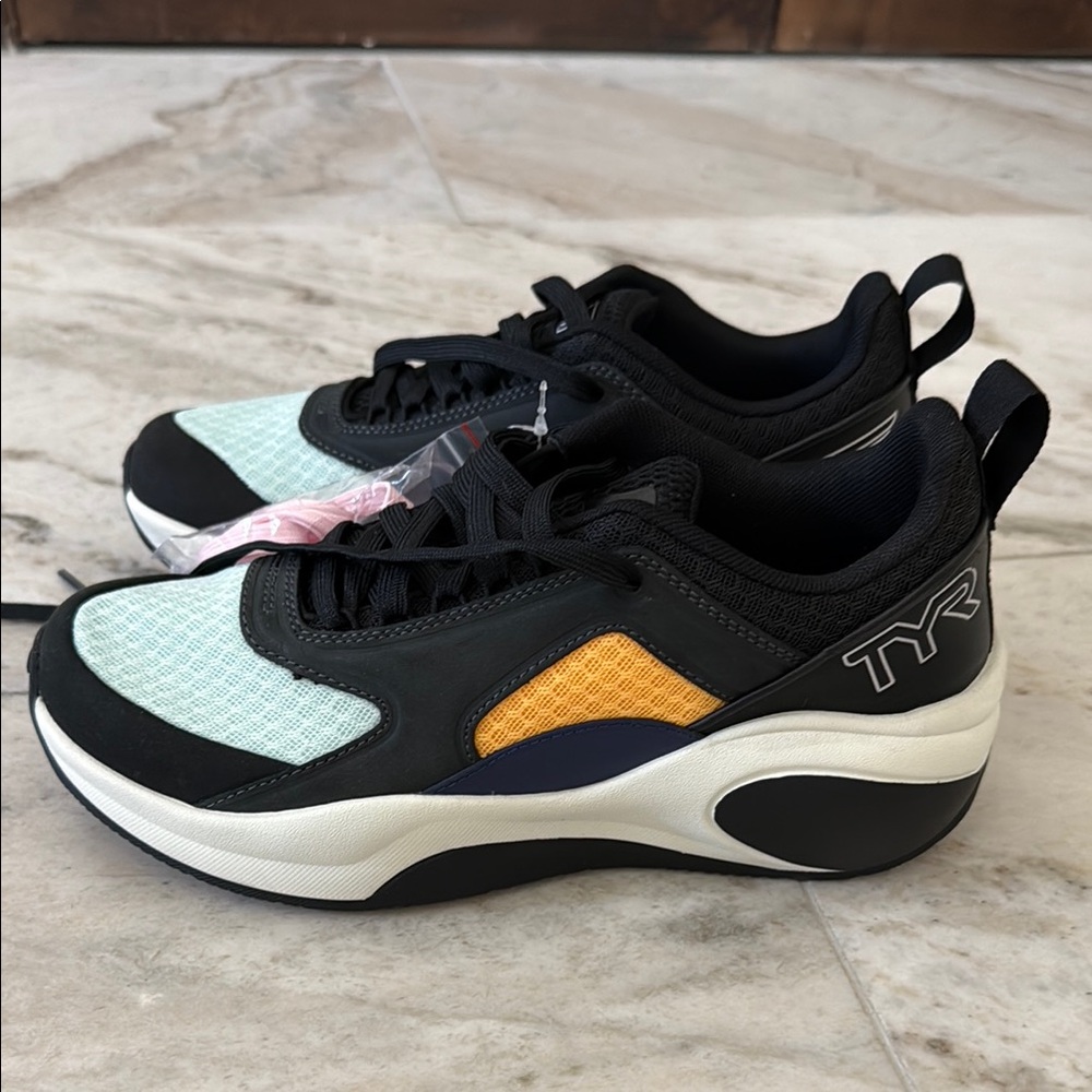 TYR CXT-FLOW sz 8.5 Trainers Women's Black, Mint, and Orange Sneakers